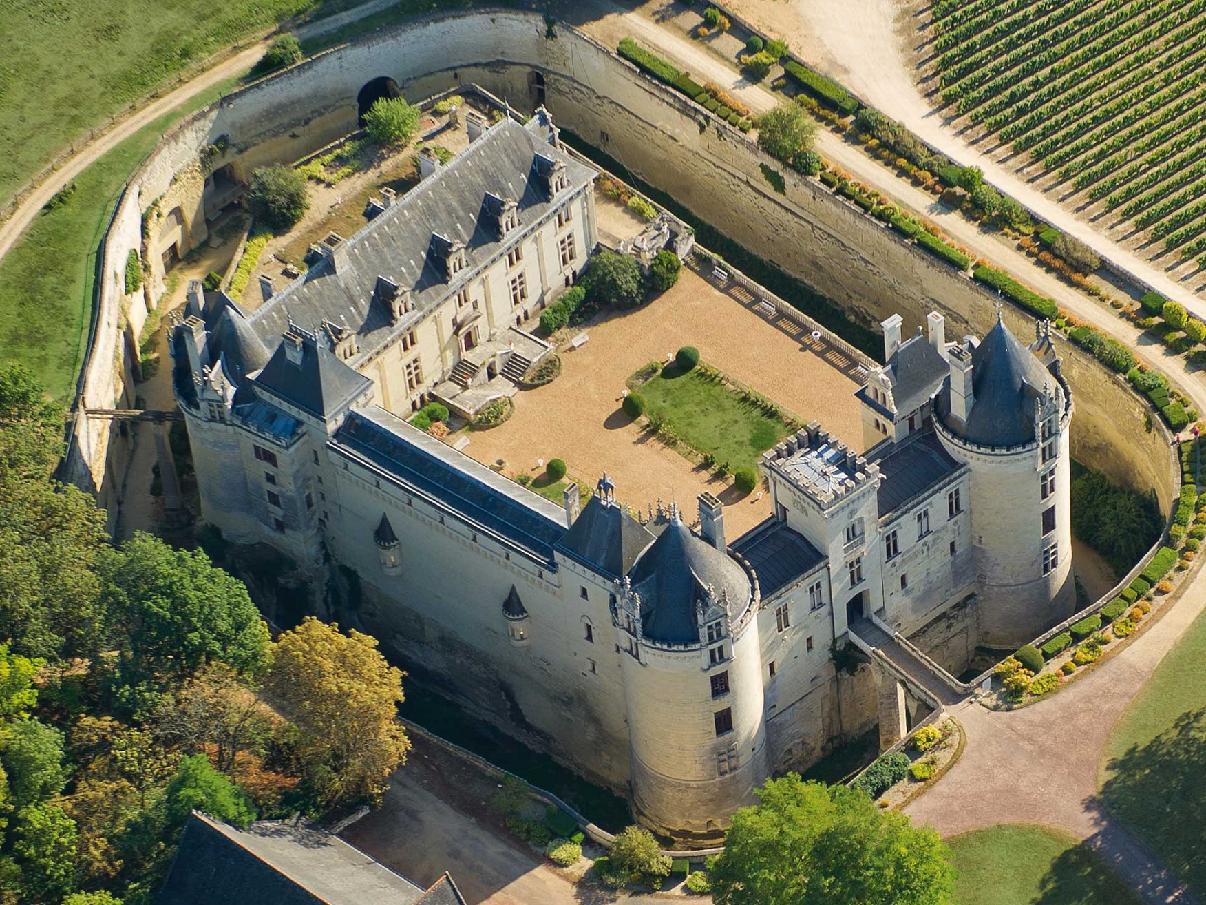 Vue aérienne du Château de Brézé