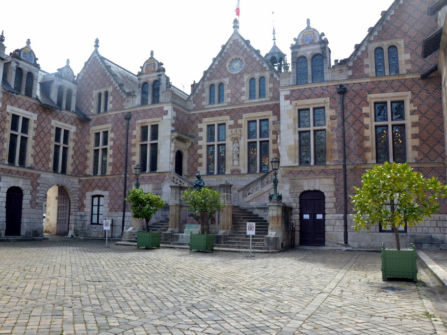 Histoire de l'Hôtel Groslot d'Orléans