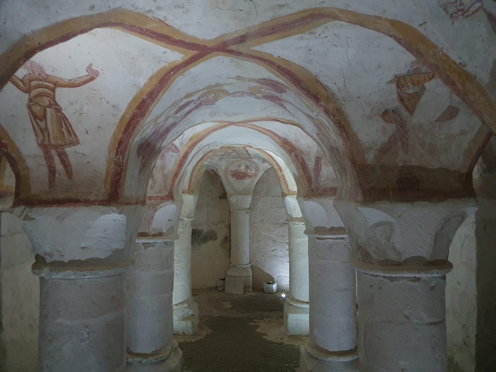Crypte de l'église Saint Nicolas de Tavant (37)